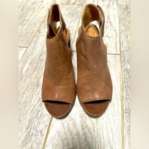 NEW Laura Bellariva Peep Bootie Italy Leather Size 6/36